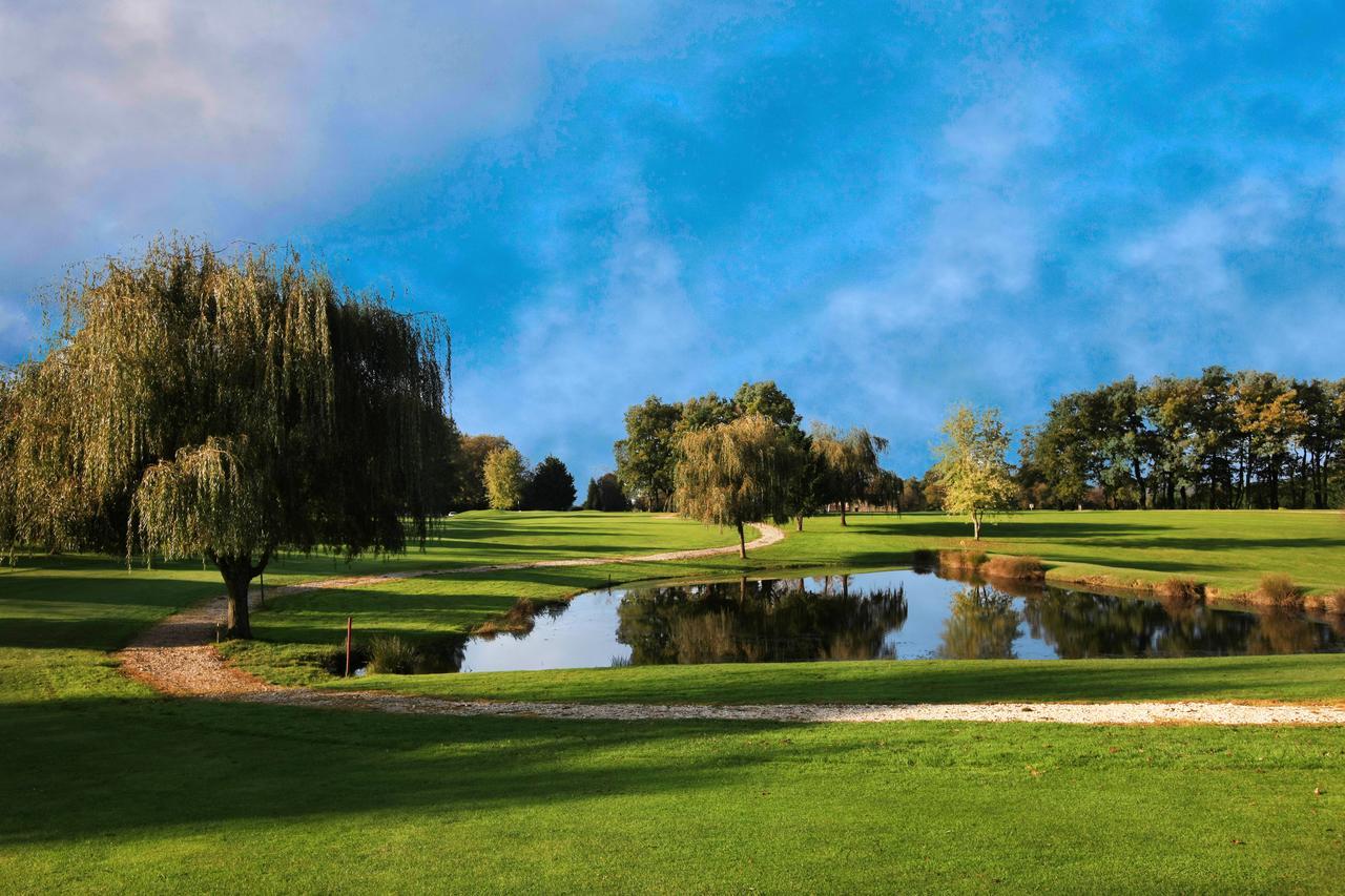 La Sorelle Hotel Golf Et Restaurant Villette-sur-Ain Экстерьер фото