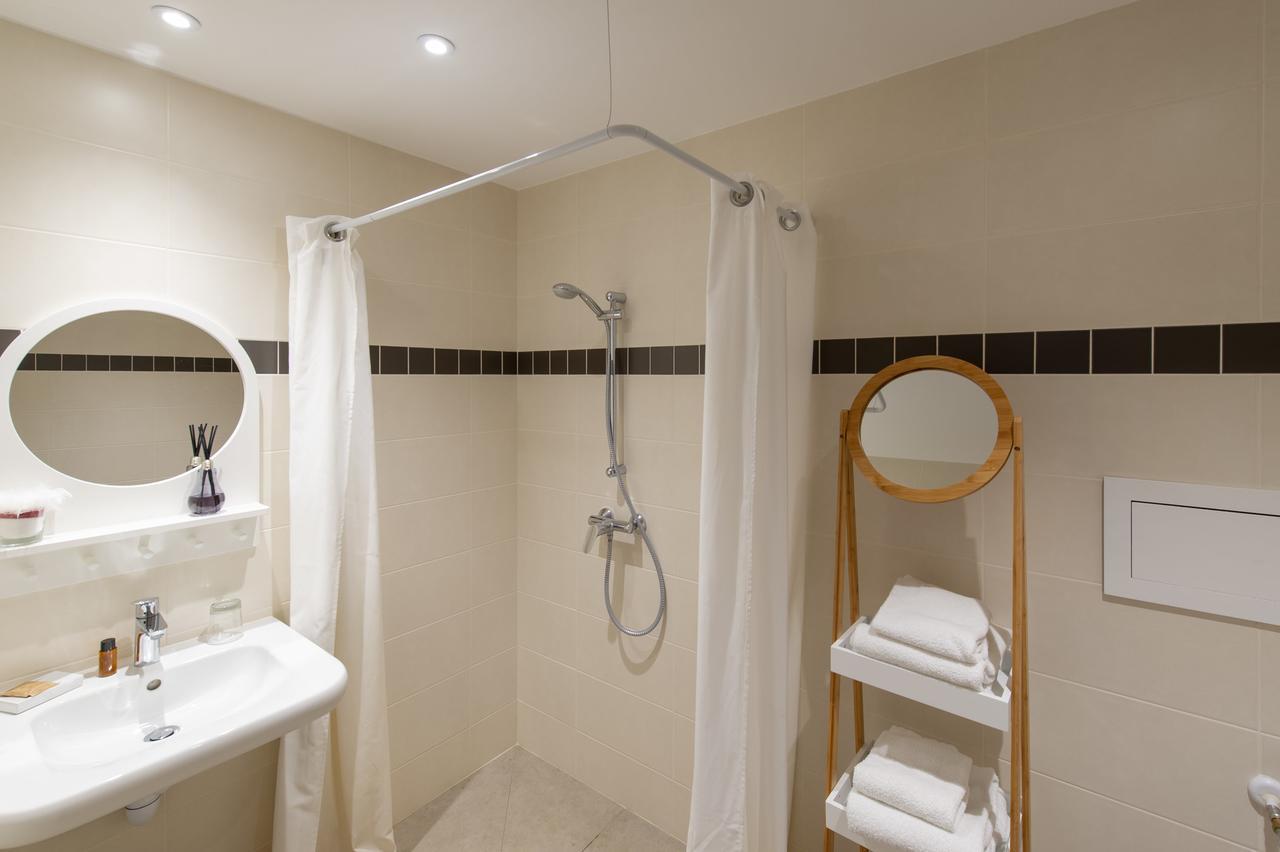 La Sorelle Hotel Golf Et Restaurant Villette-sur-Ain Экстерьер фото